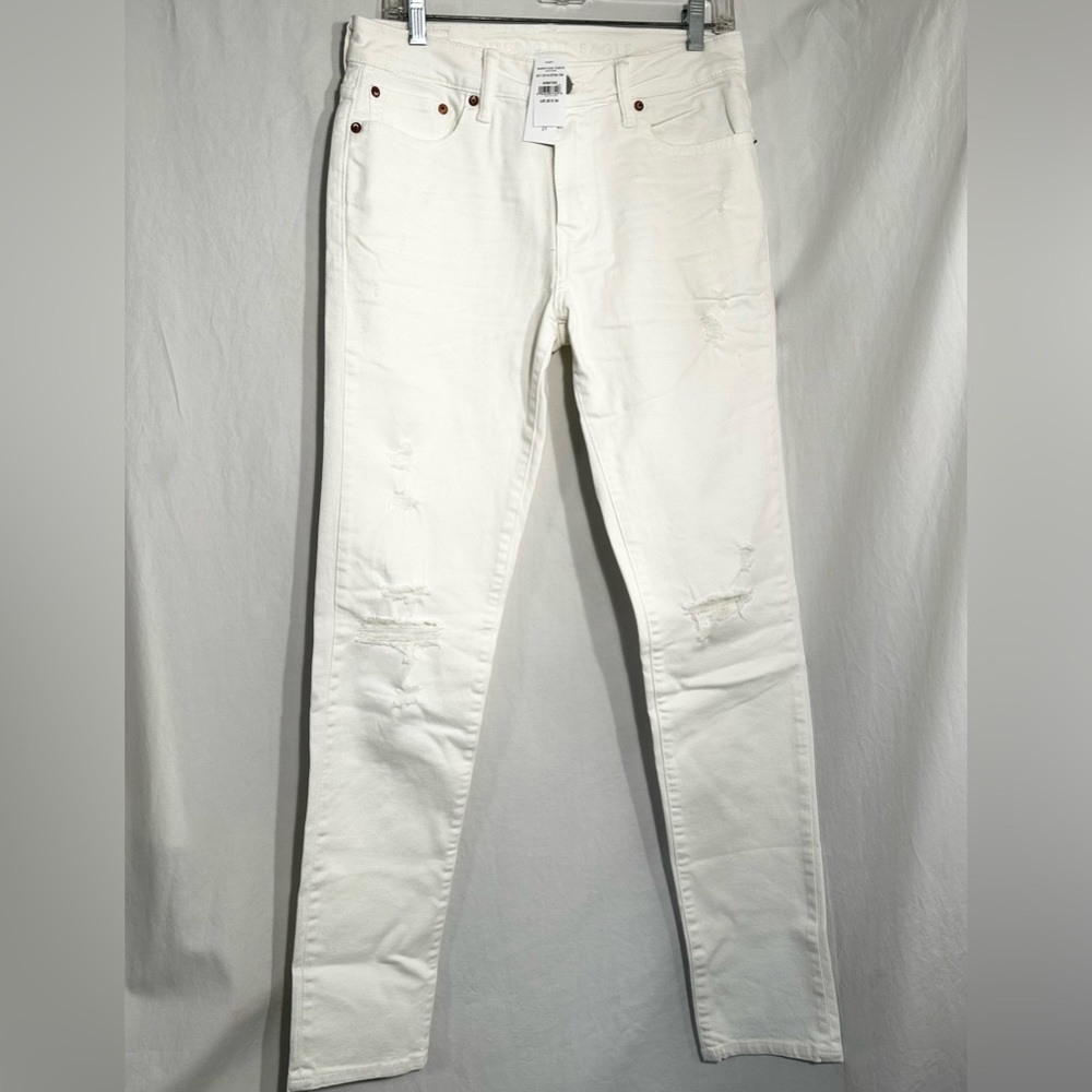 MENS NEW 30 X 34 AMERICAN EAGLE WHITE AIRFLEX + DISTRESSED DENIM JEANS
